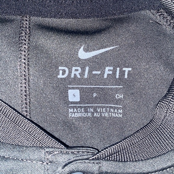 Nike DRI-FIT Buttoned Shirt - Picture 3 of 3